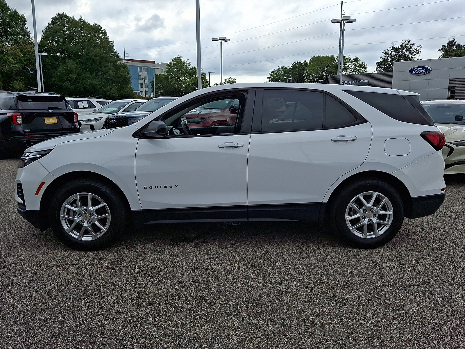 Used 2023 Chevrolet Equinox LS w/ LS Convenience Package FWD image 6