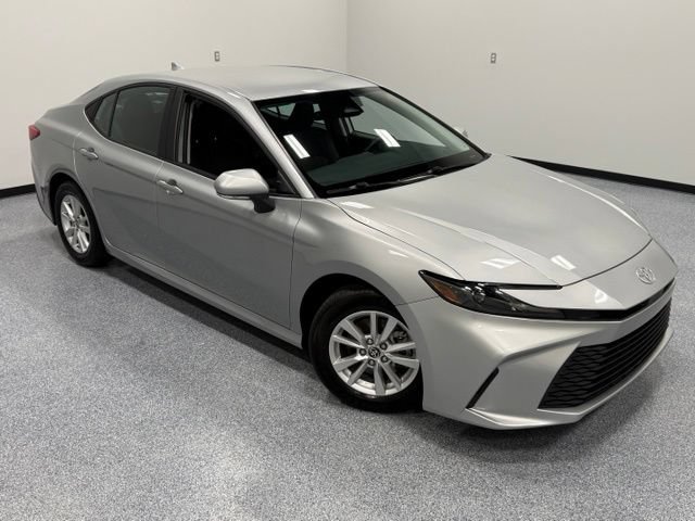 Used 2025 Toyota Camry LE FWD image 36