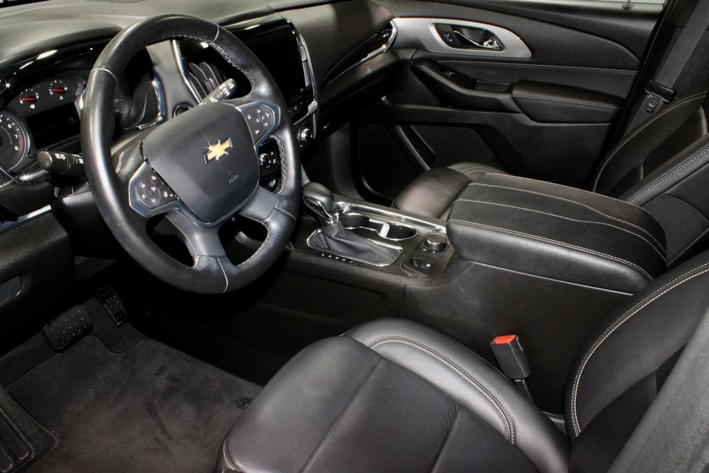 Used 2023 Chevrolet Traverse LT FWD image 24