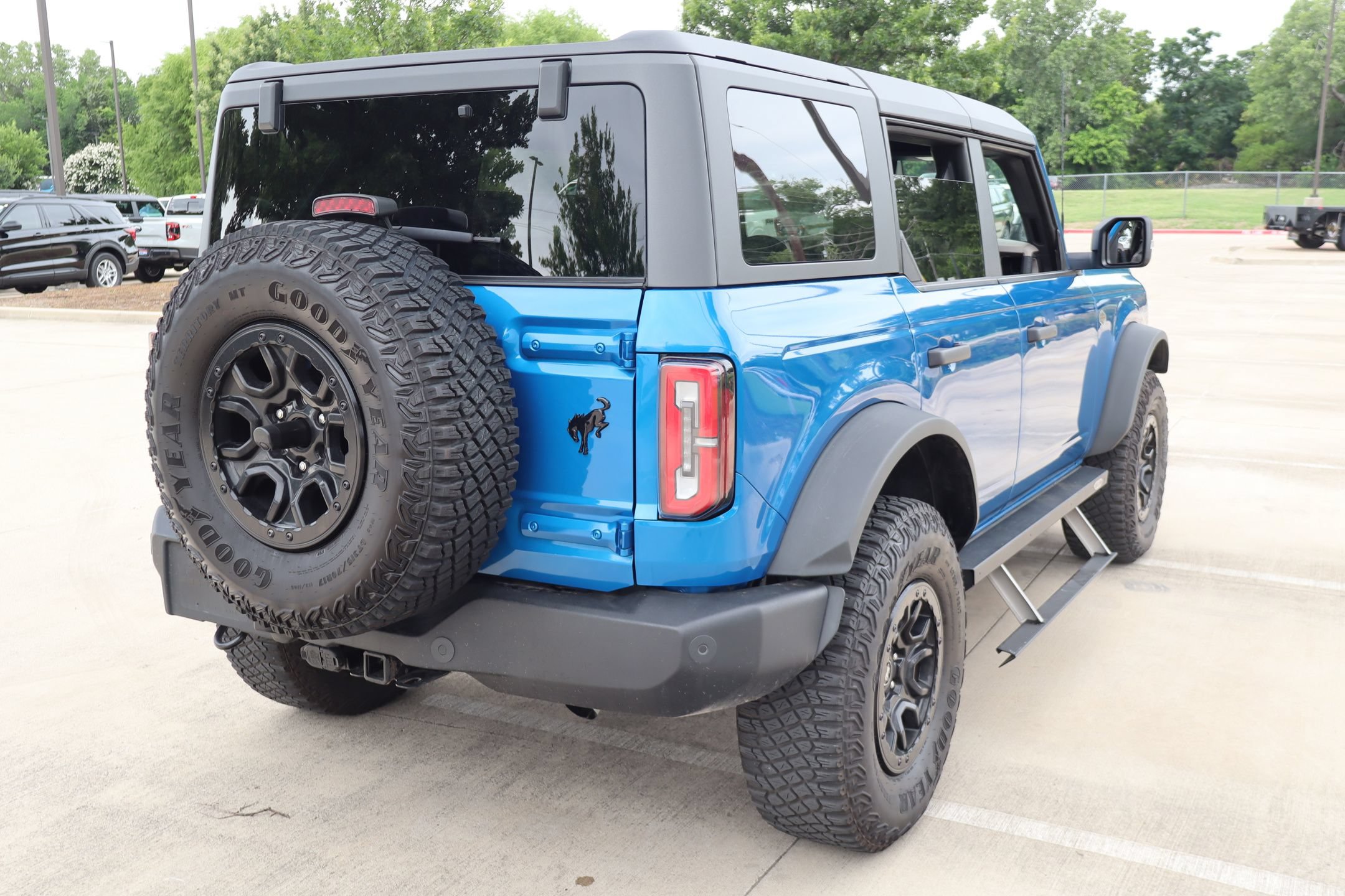 Certified 2022 Ford Bronco Wildtrak AWD/4WD image 3