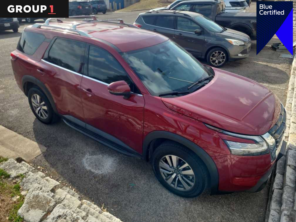 Used 2023 Nissan Pathfinder SL image 1
