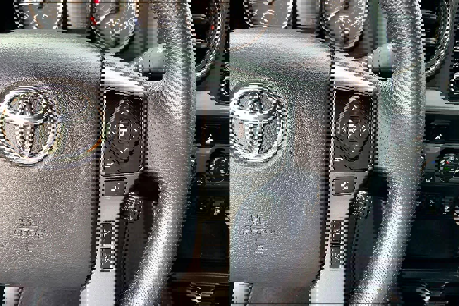 Used 2021 Toyota Tacoma TRD Off-Road w/ Technology Package image 21