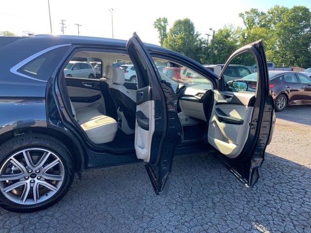 Certified 2023 Ford Edge Titanium AWD/4WD image 10