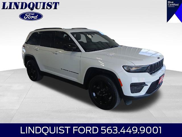 Used 2024 Jeep Grand Cherokee Altitude AWD/4WD image 8