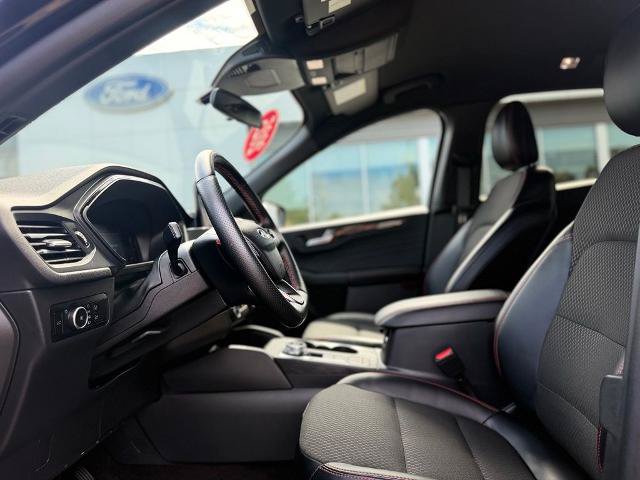 Certified 2025 Ford Escape ST-Line Select AWD/4WD image 16