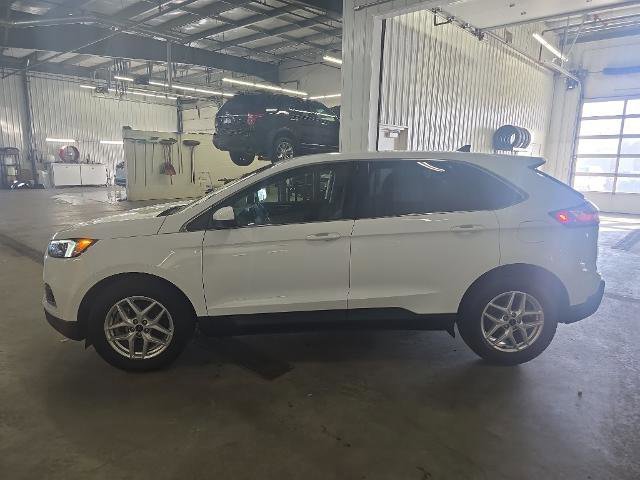 Certified 2024 Ford Edge SEL w/ Convenience Package image 2
