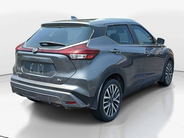 Used 2022 Nissan Kicks SV FWD image 3