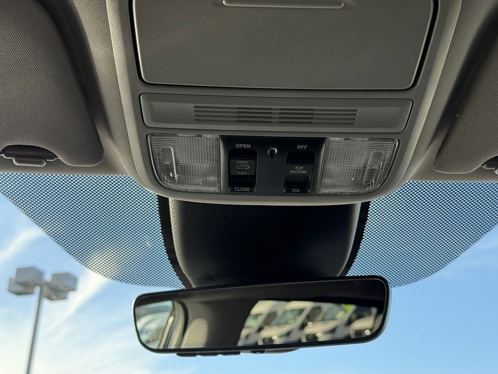 Used 2024 Honda Odyssey EX-L image 32