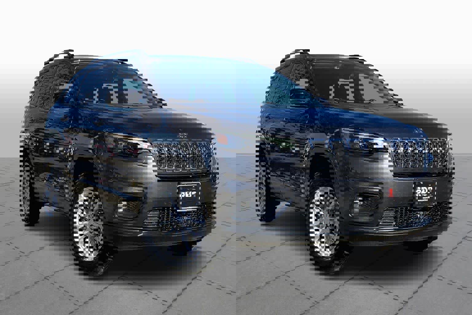 Used 2022 Jeep Cherokee Latitude Lux w/ Mopar Interior Package image 2