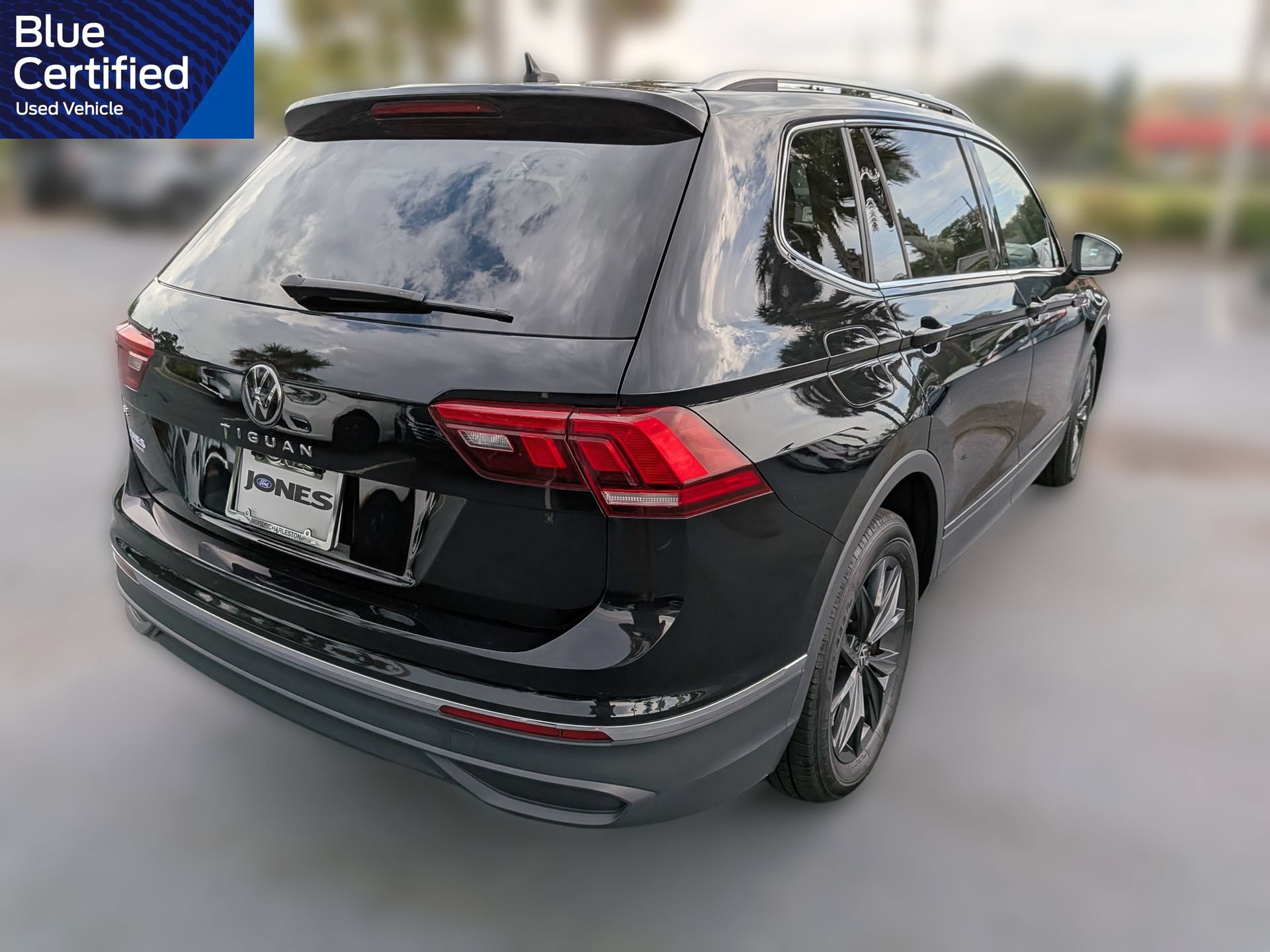 Used 2024 Volkswagen Tiguan SE FWD image 4