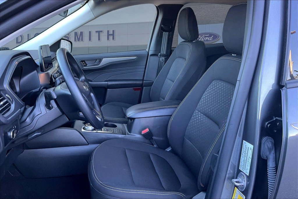 Certified 2025 Ford Escape Active AWD/4WD image 21