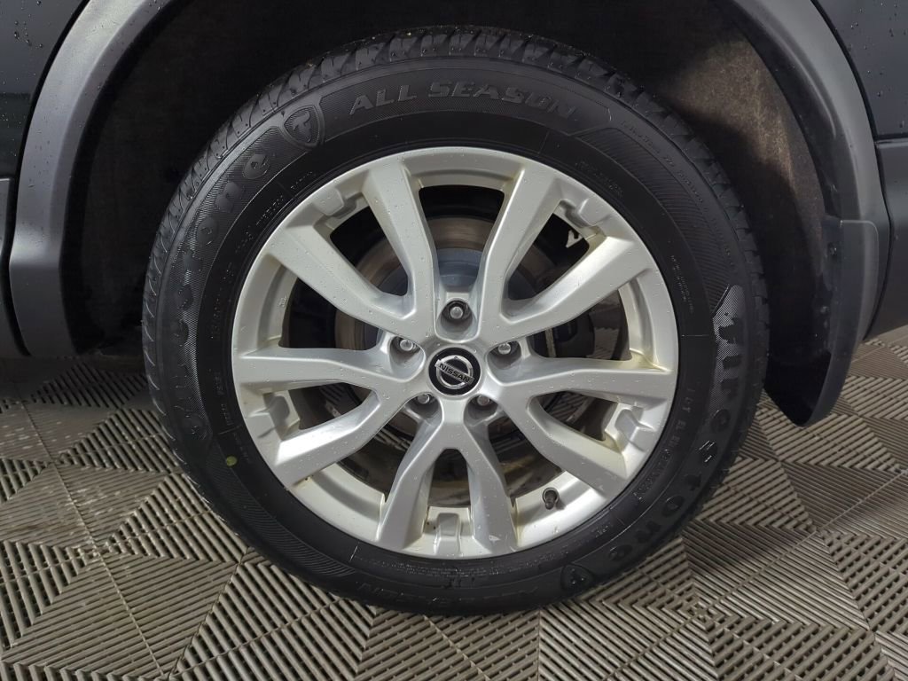 Used 2022 Nissan Rogue Sport SV image 9