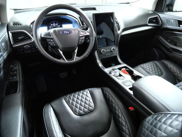 Certified 2024 Ford Edge Titanium w/ Equipment Group 301A image 8