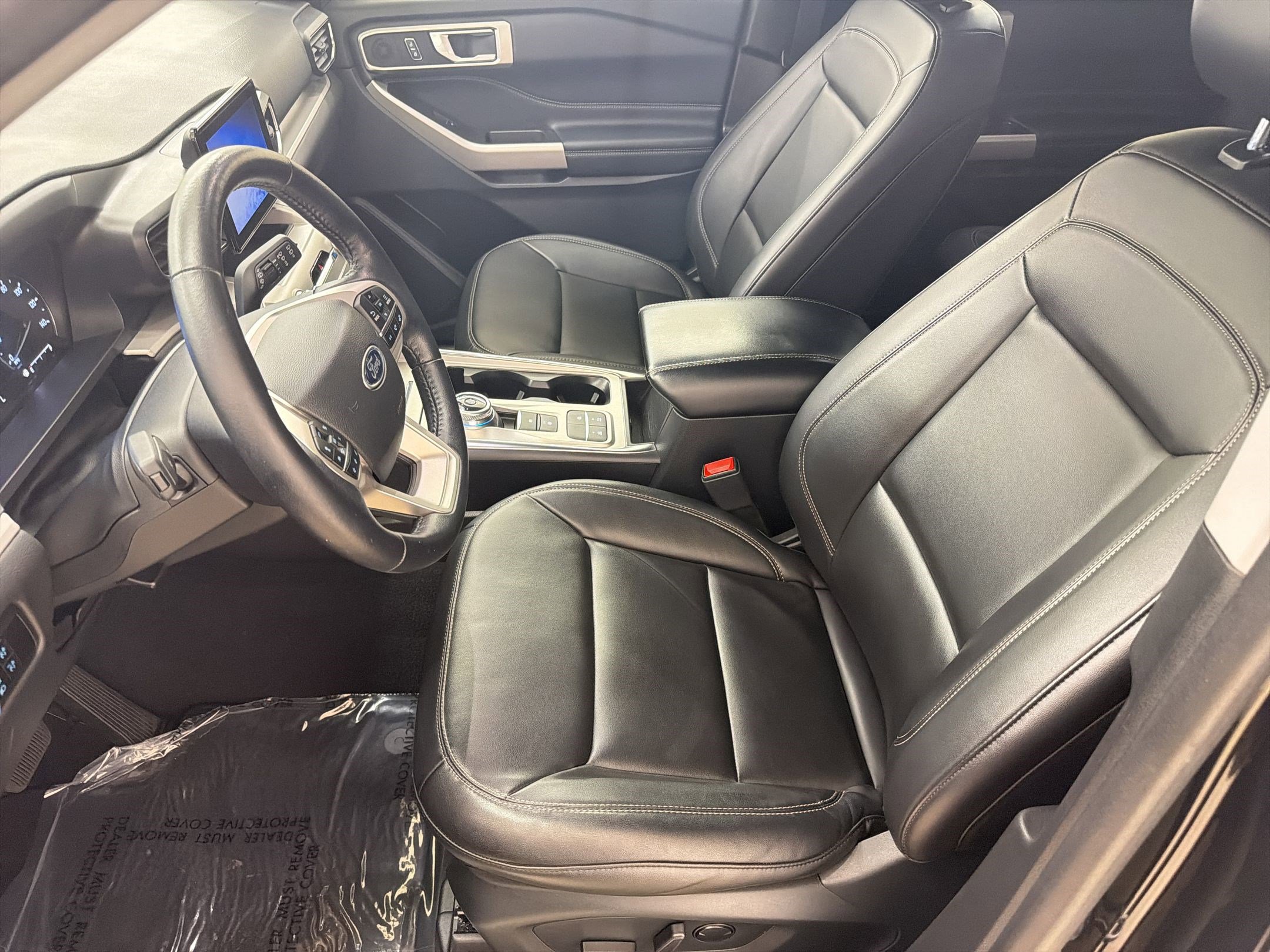 Certified 2023 Ford Explorer XLT w/ Equipment Group 202A RWD image 5