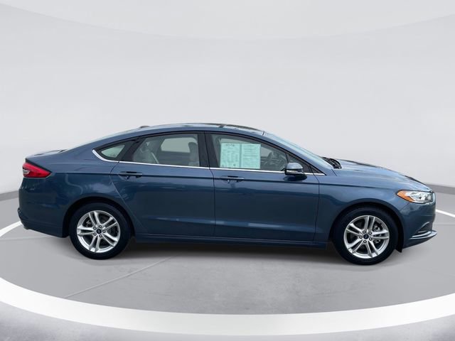 Certified 2018 Ford Fusion SE FWD image 2