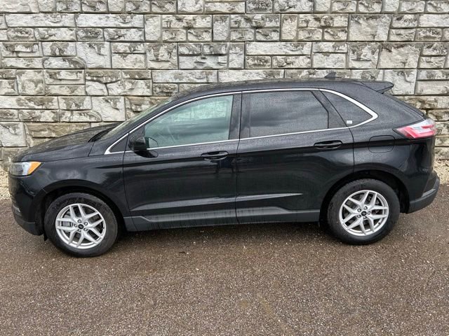 Certified 2024 Ford Edge SEL w/ Convenience Package AWD/4WD image 3