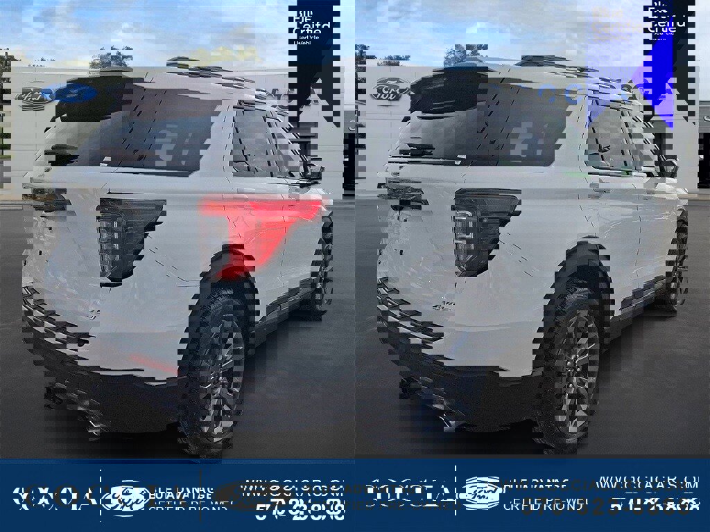 Certified 2022 Ford Explorer XLT w/ Equipment Group 202A image 4