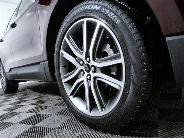 Certified 2024 Ford Edge Titanium w/ Equipment Group 301A image 7