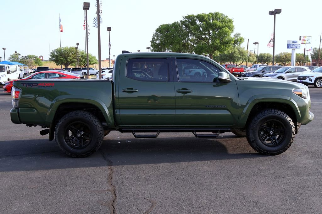 Used 2022 Toyota Tacoma TRD Sport AWD/4WD image 12