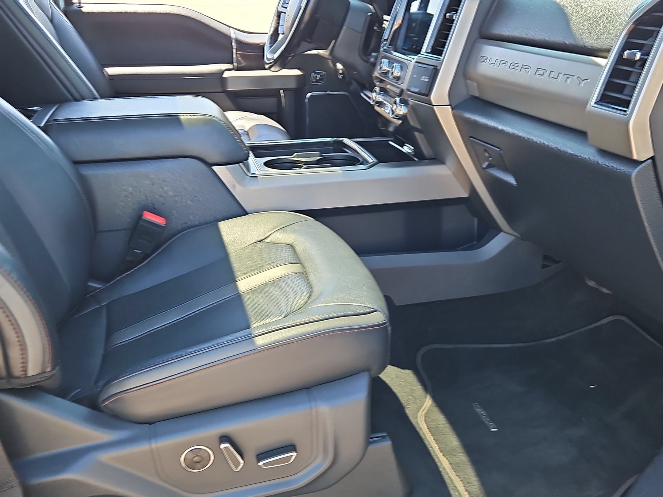 Certified 2022 Ford F450 Platinum AWD/4WD image 27