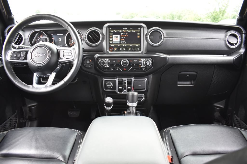 Used 2022 Jeep Wrangler Unlimited Sahara w/ LED Lighting Group AWD/4WD image 12