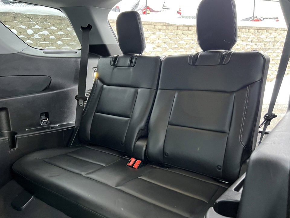 Certified 2022 Ford Explorer XLT w/ Equipment Group 202A image 6