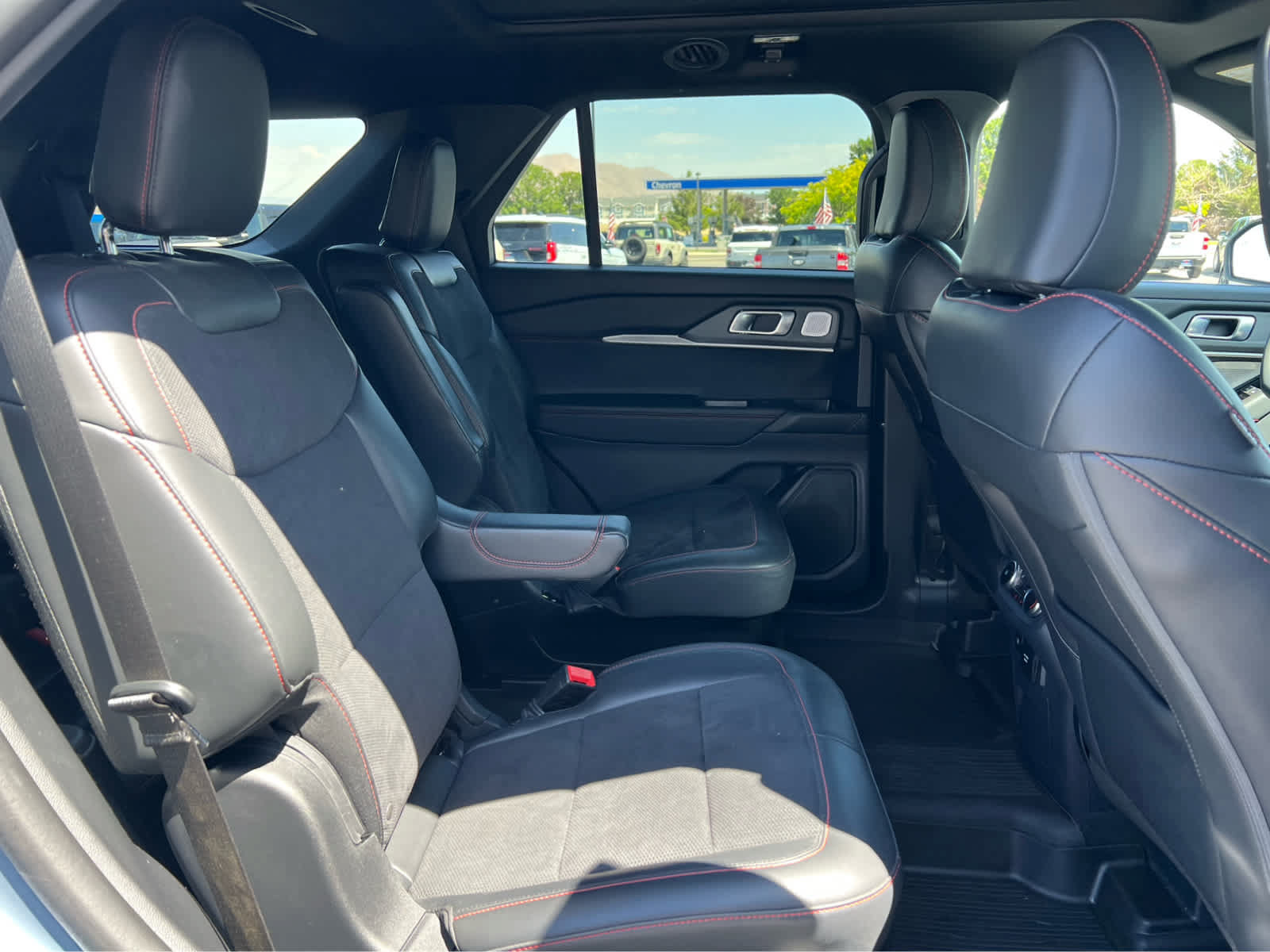 Certified 2025 Ford Explorer ST w/ Sun And Sound Package AWD/4WD image 26