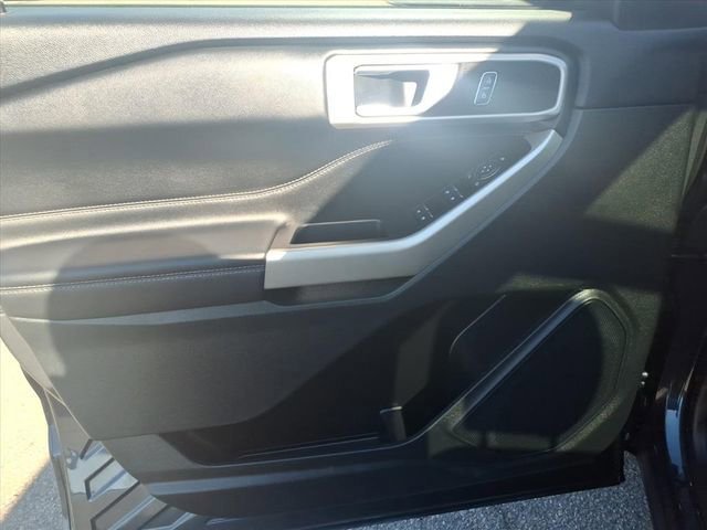 Certified 2023 Ford Explorer XLT w/ Equipment Group 202A image 15