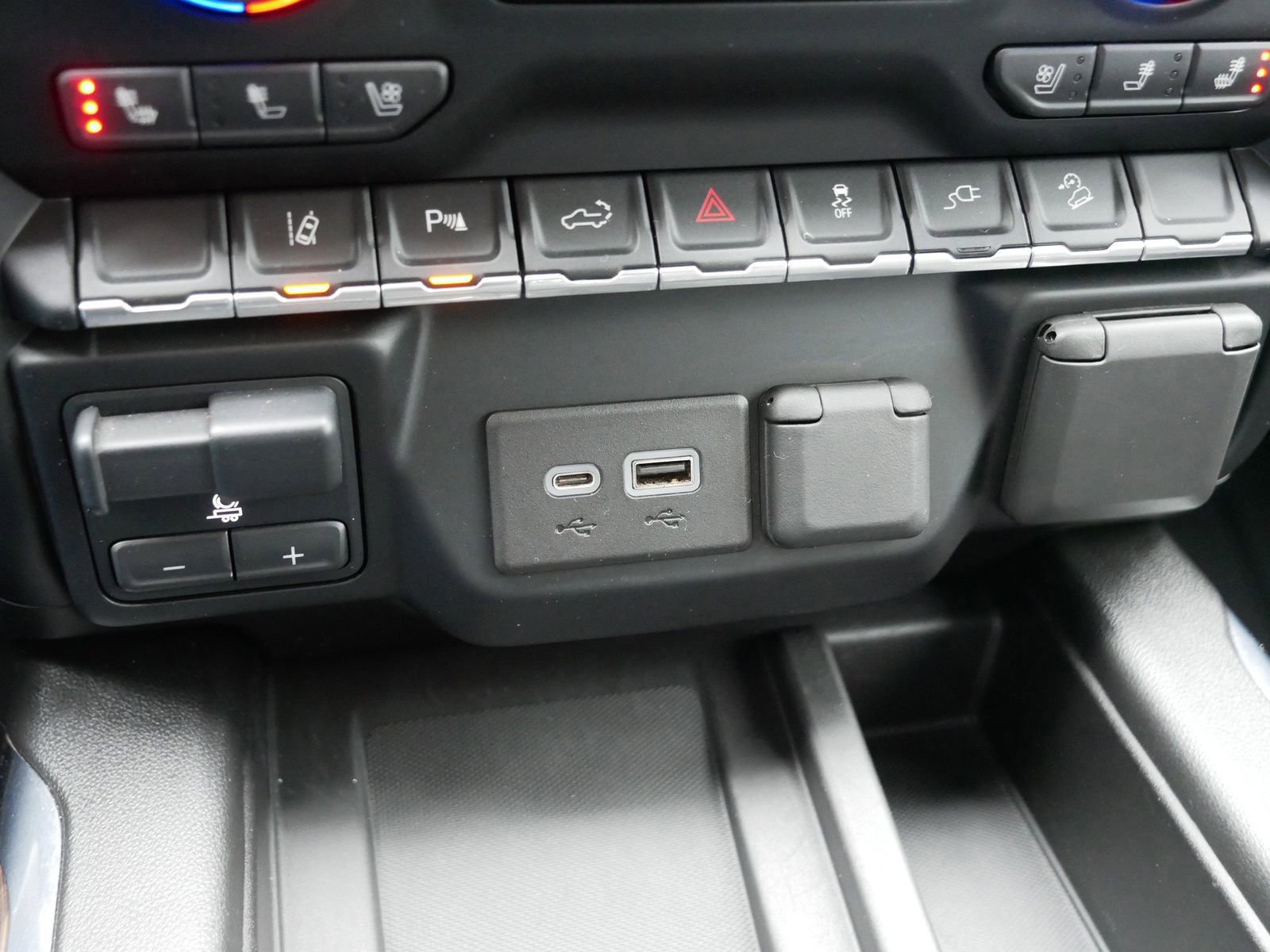 Used 2020 Chevrolet Silverado 2500 High Country w/ Z71 Off-Road Package image 34