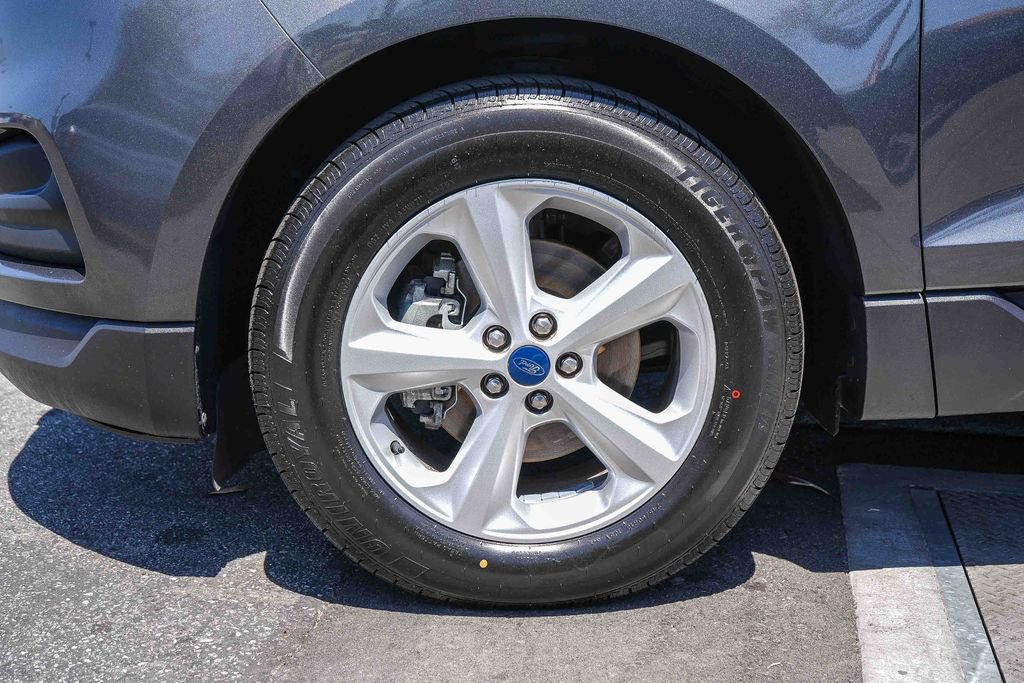 Certified 2019 Ford Edge SE FWD image 13
