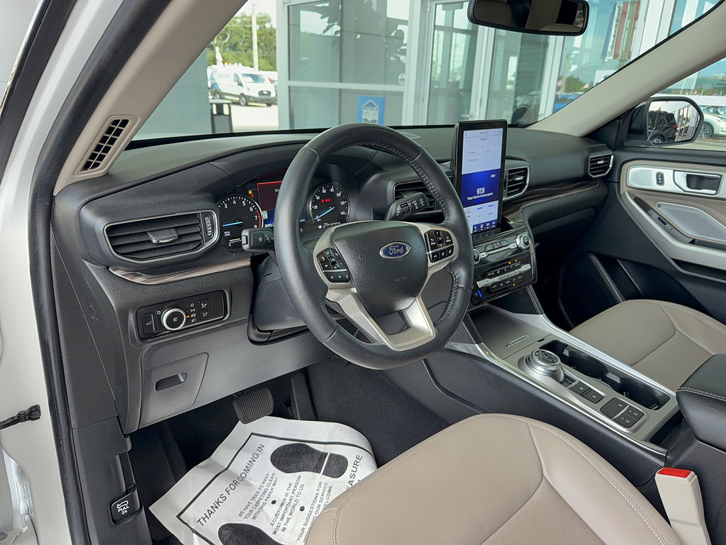Certified 2023 Ford Explorer Limited w/ Limited Technology Package RWD image 10