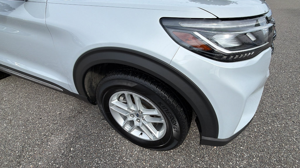 Certified 2025 Ford Explorer Active w/ Active Comfort Package RWD image 10