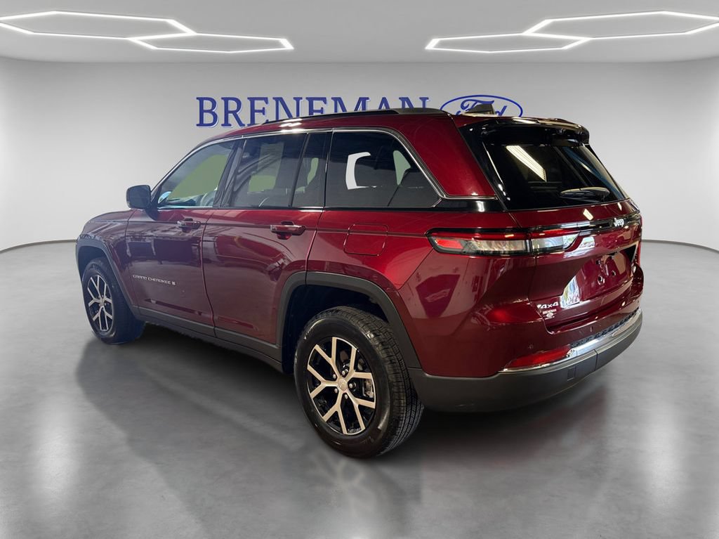 Used 2025 Jeep Grand Cherokee Limited AWD/4WD image 10