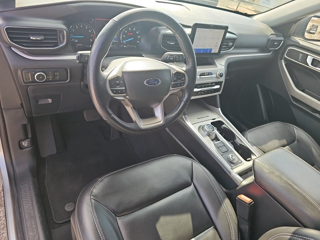 Certified 2023 Ford Explorer XLT w/ Equipment Group 202A AWD/4WD image 16