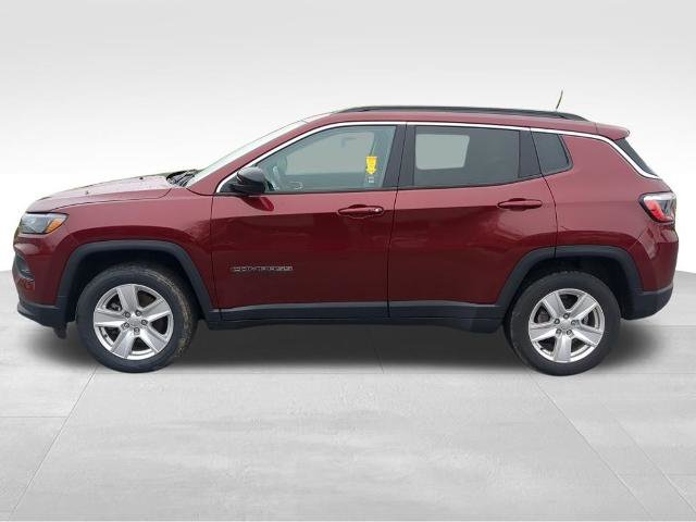 Used 2022 Jeep Compass Latitude w/ Convenience Group AWD/4WD image 2