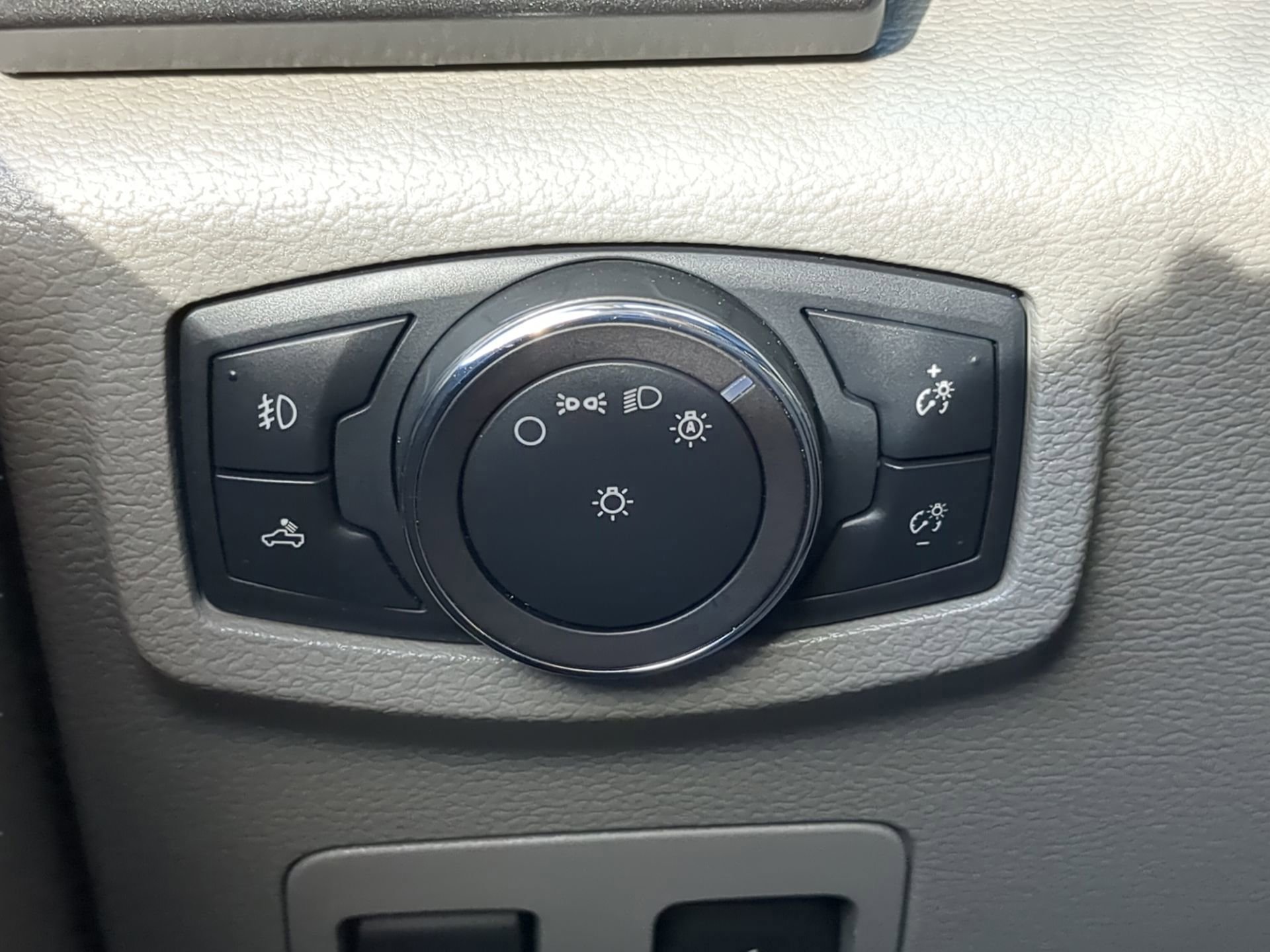 Certified 2019 Ford F150 XLT w/ Equipment Group 302A Luxury image 56