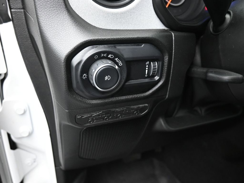 Used 2025 Jeep Wrangler Willys image 13