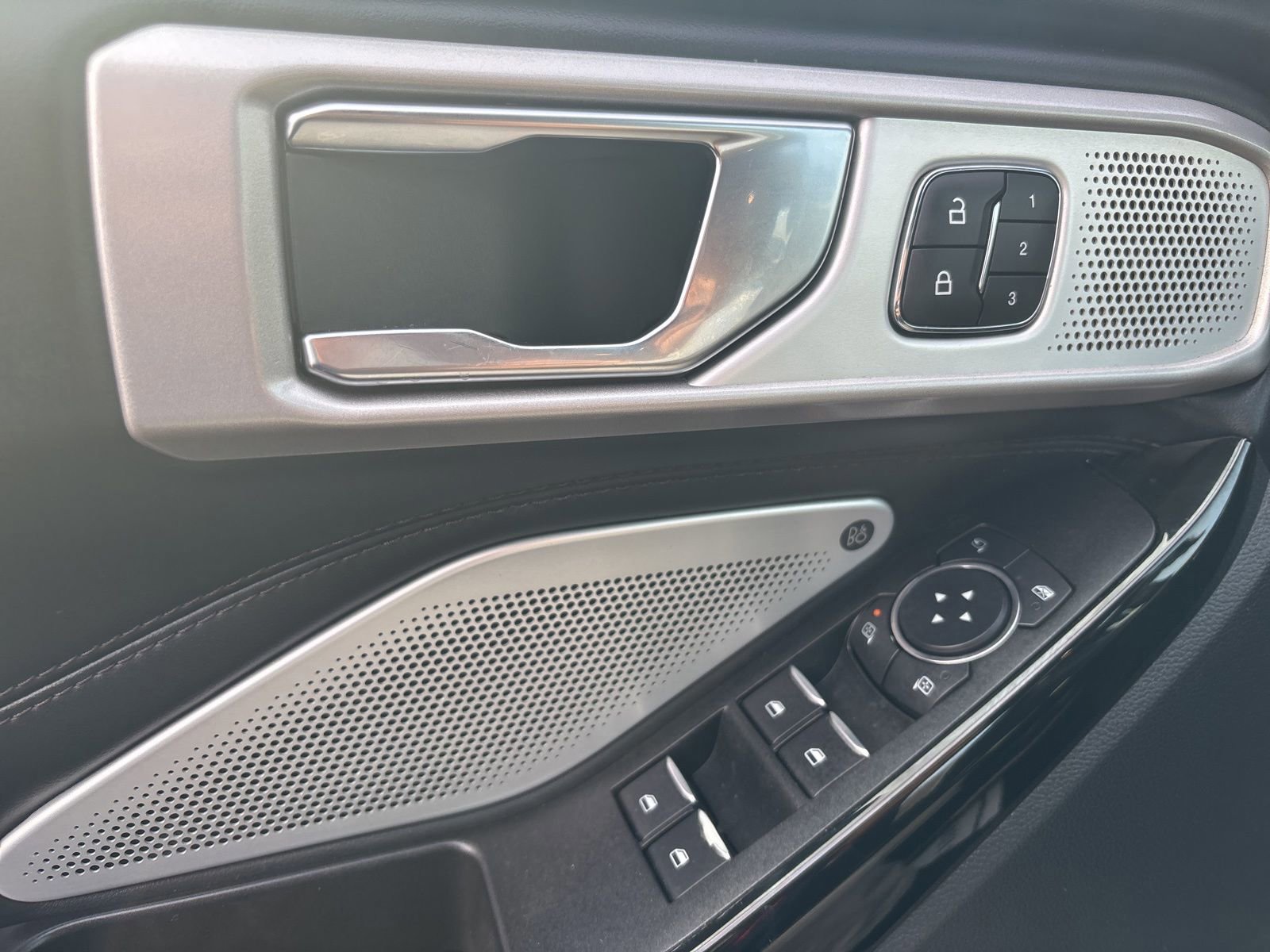 Certified 2022 Ford Explorer Platinum w/ Equipment Group 601A image 29