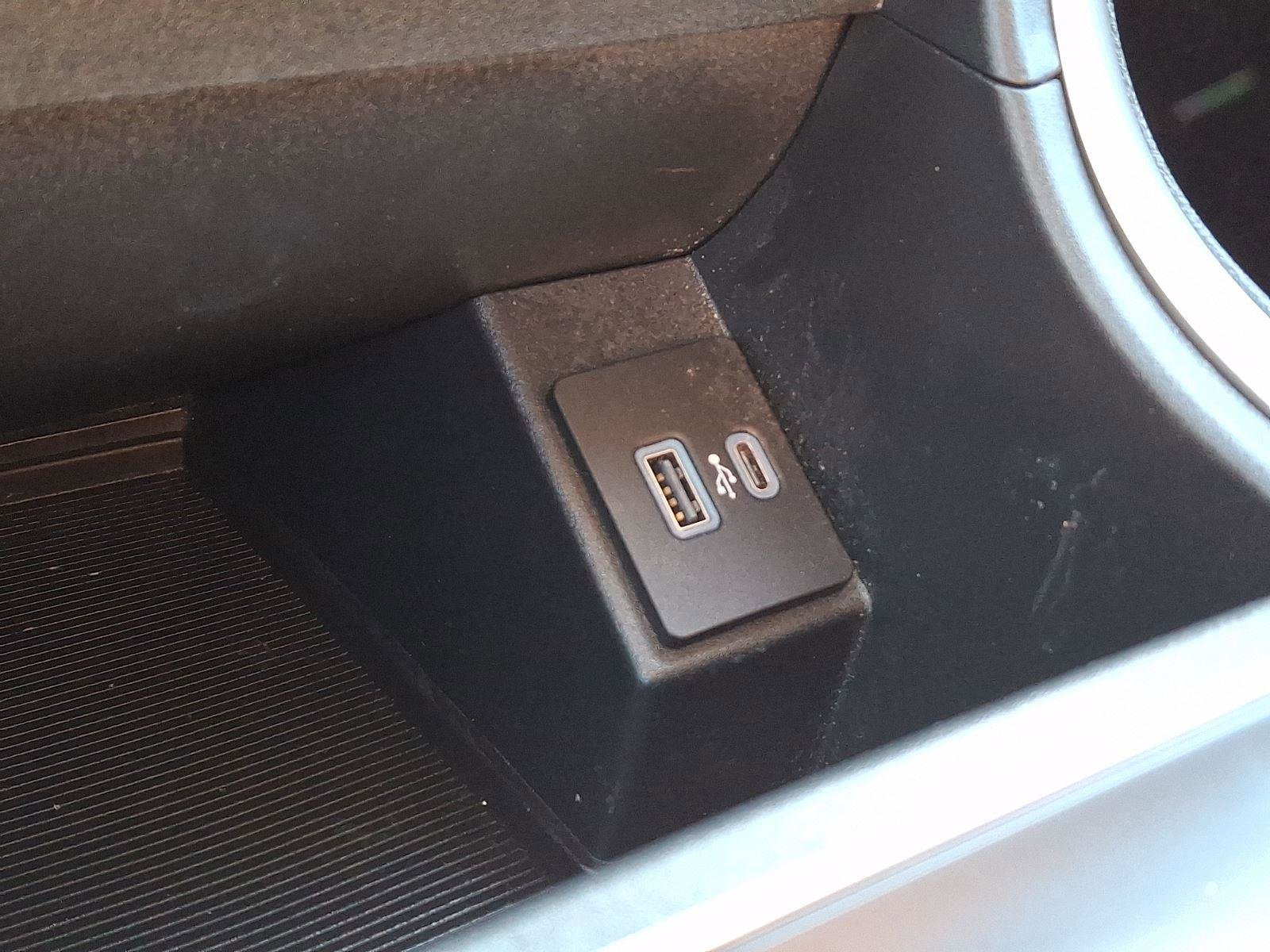 Certified 2023 Ford Edge SE w/ Black Appearance Package image 22