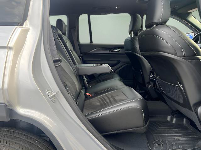 Used 2023 Jeep Grand Cherokee Altitude AWD/4WD image 36