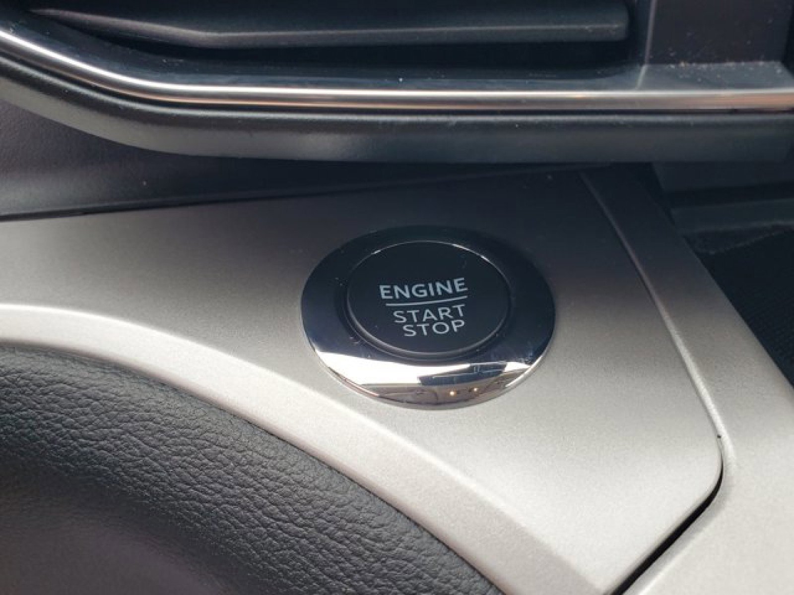 Certified 2022 Ford Explorer XLT w/ Equipment Group 202A image 21