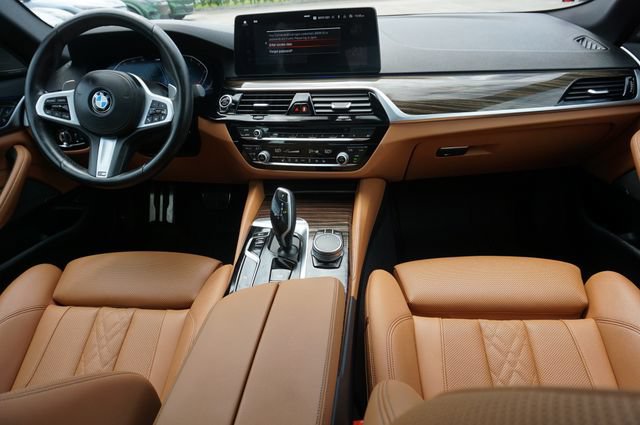 Used 2022 BMW 530i w/ M Sport Package RWD image 6