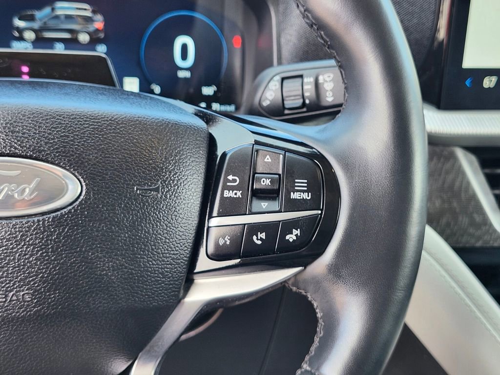 Certified 2025 Ford Explorer Platinum w/ LUX Leather Package image 33