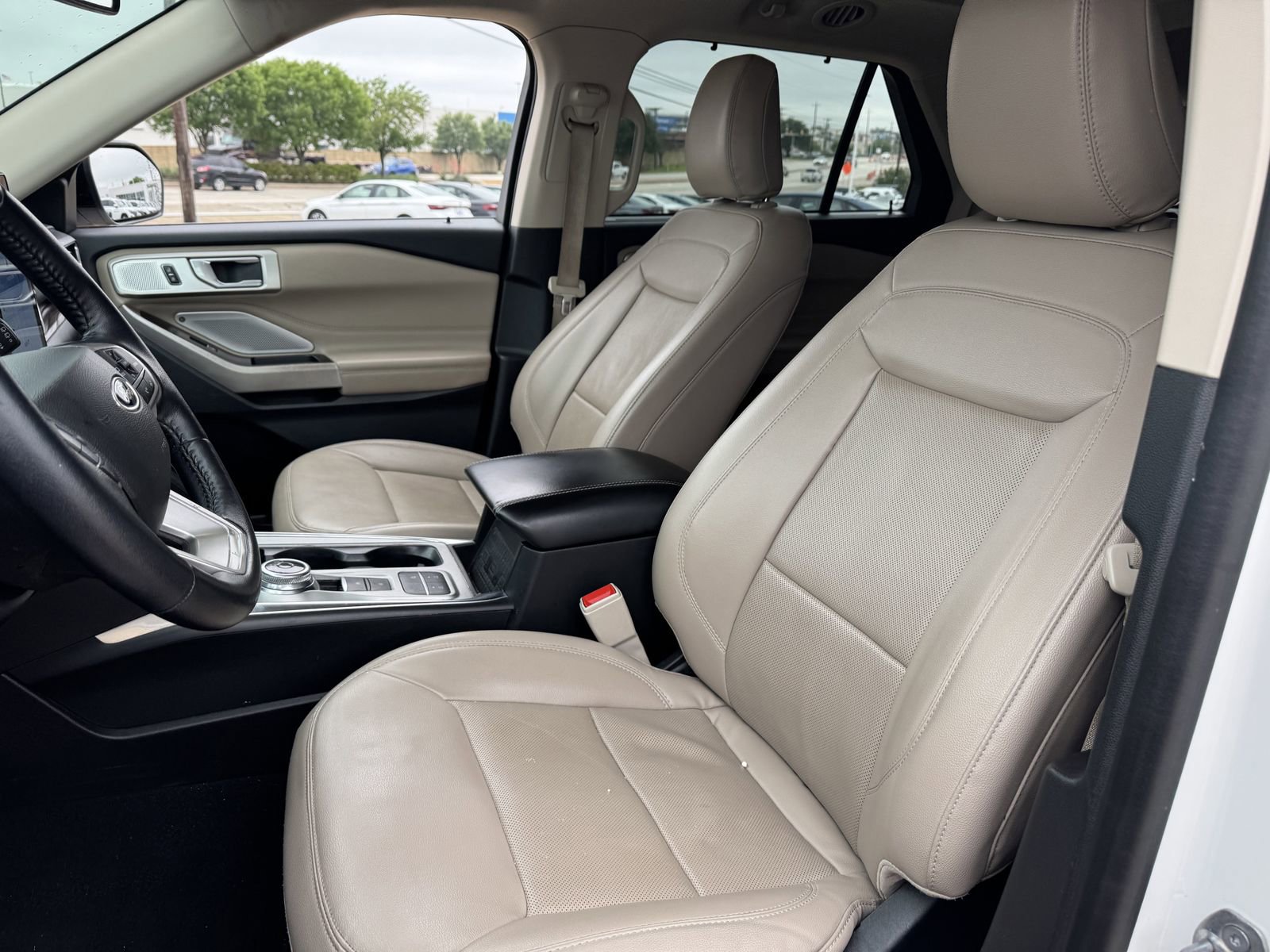 Certified 2022 Ford Explorer Limited w/ Limited Technology Package RWD image 25