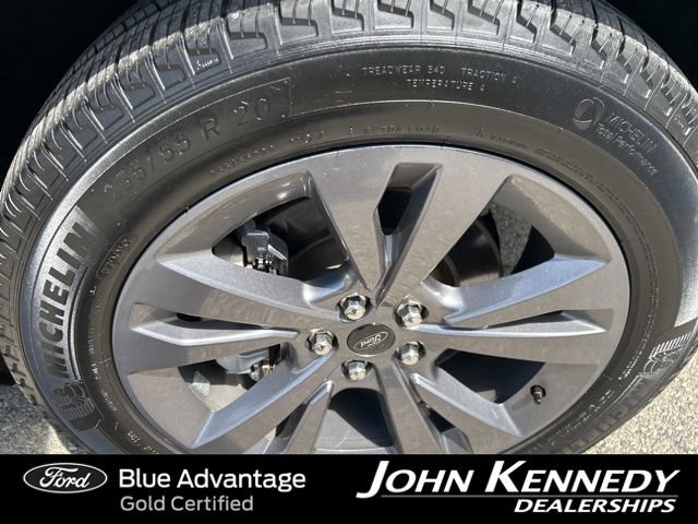 Certified 2022 Ford Explorer XLT w/ Equipment Group 202A AWD/4WD image 7