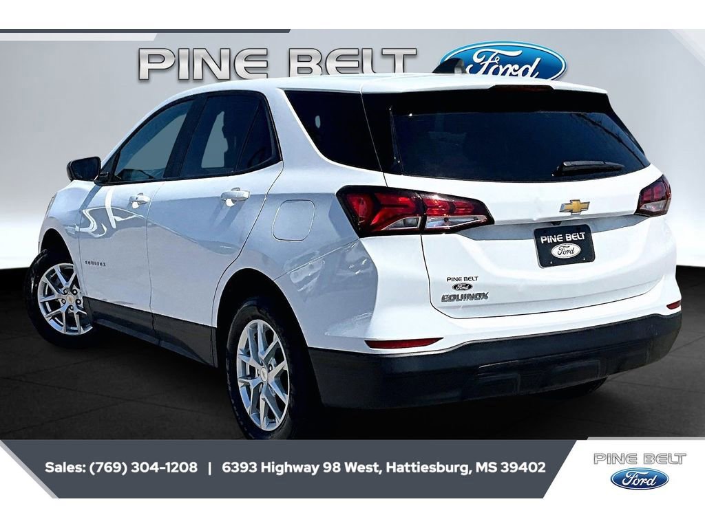 Used 2022 Chevrolet Equinox LS image 2