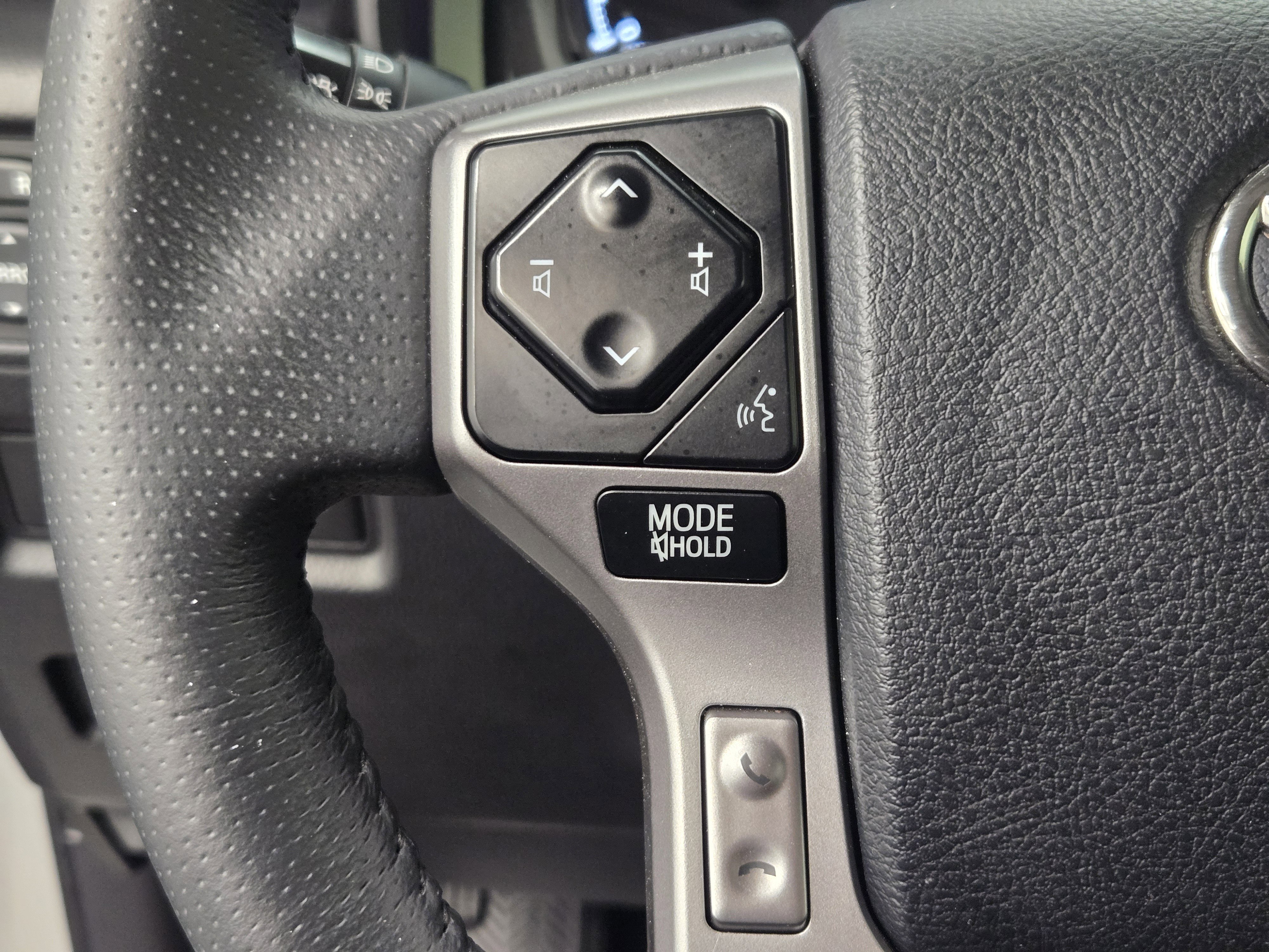 Used 2022 Toyota 4Runner SR5 Premium w/ Moonroof Package RWD image 29