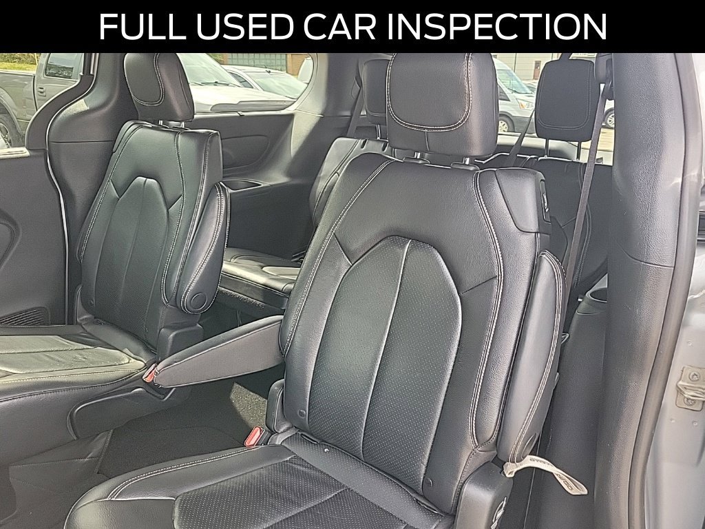 Used 2022 Chrysler Pacifica Touring-L w/ S Appearance Package FWD image 11