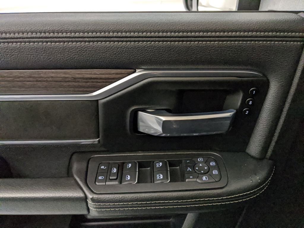 Used 2025 RAM 3500 Laramie image 23