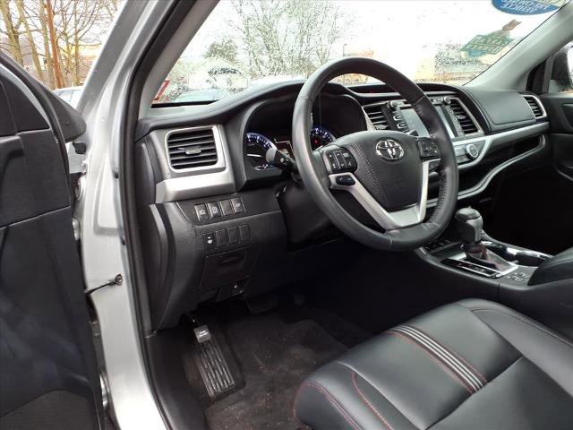 Used 2019 Toyota Highlander SE image 19